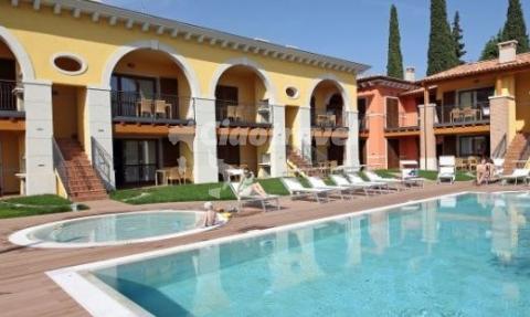 Corte Leonardo residence-Garda