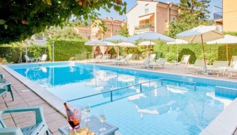 Holidays residence - Pietra Ligure - úszómedence